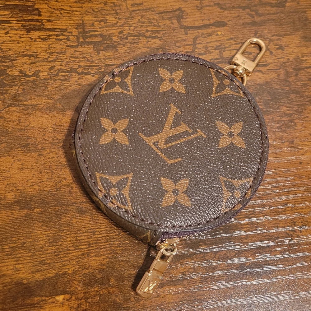 Coin pouch